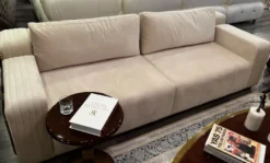 Casa Padrino Luxus Sofa Creme / Braun / Gold 247 x 100 x H. 70 cm - Wohnzimmer Sofa - Hotel Sofa - Wohnzimmer Möbel - Hotel Möbel - Luxus Möbel - Luxus Einrichtung - Wohnzimmer Einrichtung