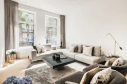 Casa Padrino Luxus Sofa Grau / Silber 400 x 178 x H. 56 cm - Verstellbares Wohnzimmer Ecksofa - Luxus Wohnzimmer Möbel