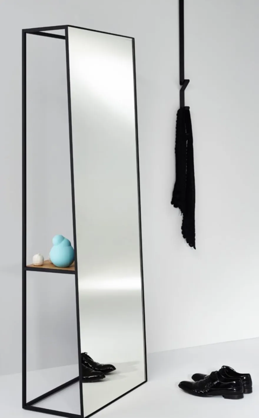 Casa Padrino Luxus Standspiegel mit Regal 65 x 32 x H. 17 cm - Designer Spiegel