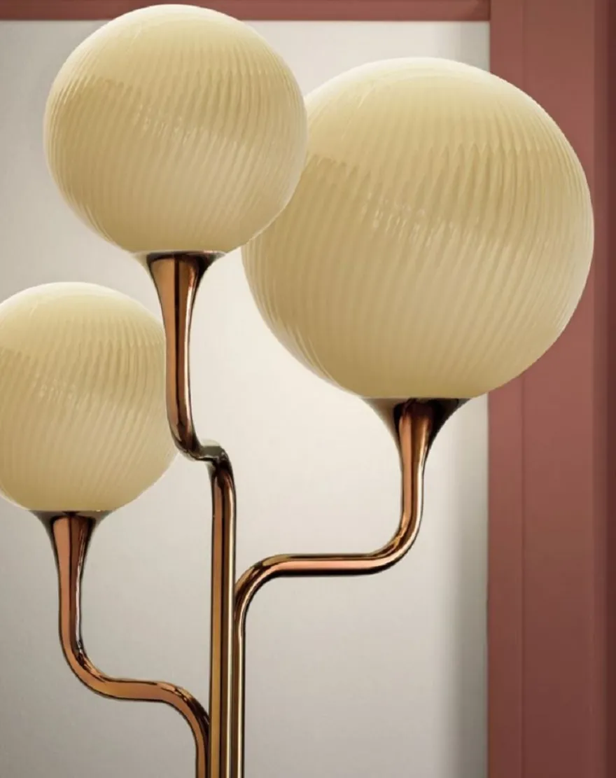 Casa Padrino Luxus Stehleuchte Kupfer / Beige 52 x 45 x H. 170 cm - Metall Stehlampe mit Glas Lampenschirmen - Luxus Stehleuchten - Luxus Qualität - Made in Italy