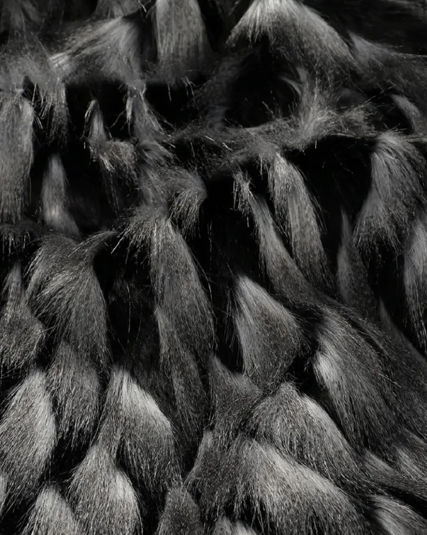 Casa Padrino Luxus Tagesdecke Schwarz / Grau 150 x 180 cm - Kunstpelz Wohndecke
