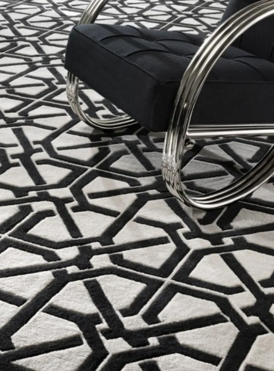 Casa Padrino Luxus Teppich Schwarz / Weiß - Verschiedene Größen - Samtweicher handgetufteter Wohnzimmer Teppich aus 100% Neuseeland Wolle - Hochwertige Luxus Qualität