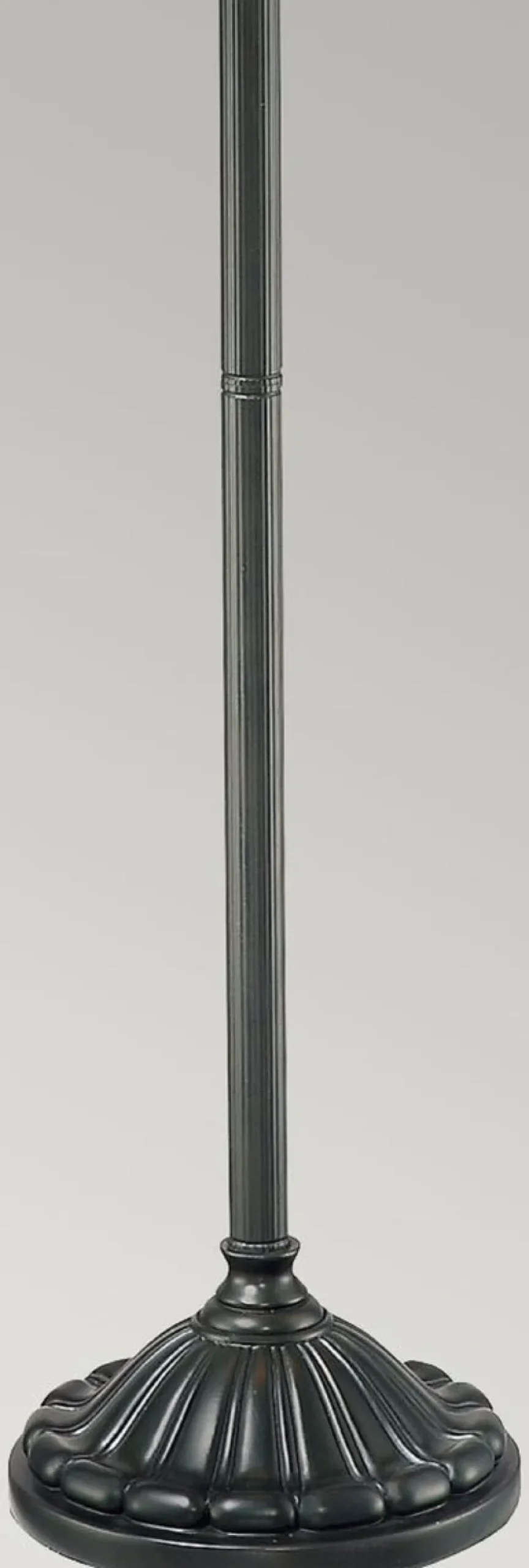 Casa Padrino Luxus Tiffany Stehleuchte Mehrfarbig / Vintage Bronze Ø 46 x H. 157,5 cm - Tiffany Stehlampe - Tiffany Leuchten - Tiffany Stehleuchten - Wohnzimmer Stehleuchten - Büro Stehleuchten