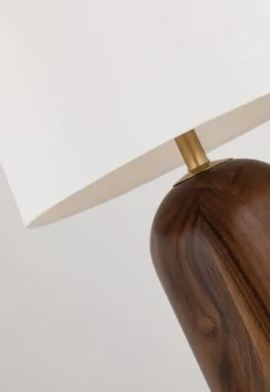 Casa Padrino Luxus Tischleuchte Braun / Antik Messing / Weiß Ø 40,6 x H. 66 cm - Elegante Massivholz Tischlampe mit rundem Leinen Lampenschirm