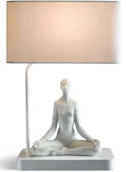Casa Padrino Luxus Tischleuchte Grau / Weiß 38 x 20 x H. 54 cm - Designer Tischlampe mit dekorativer Yoga Porzellan Figur