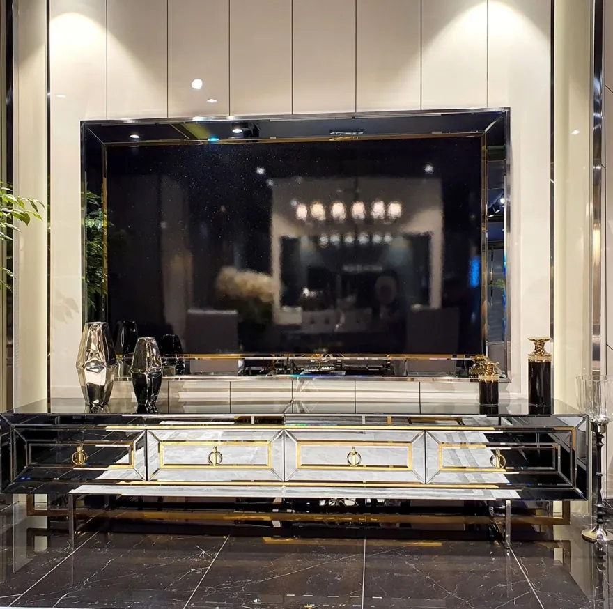 Casa Padrino Luxus TV Schrank Silber / Gold 250 x 45 x H. 56 cm - Verspiegeltes Wohnzimmer Sideboard mit 4 Schubladen - Verspiegelte Wohnzimmer TV Möbel - Luxus Qualität