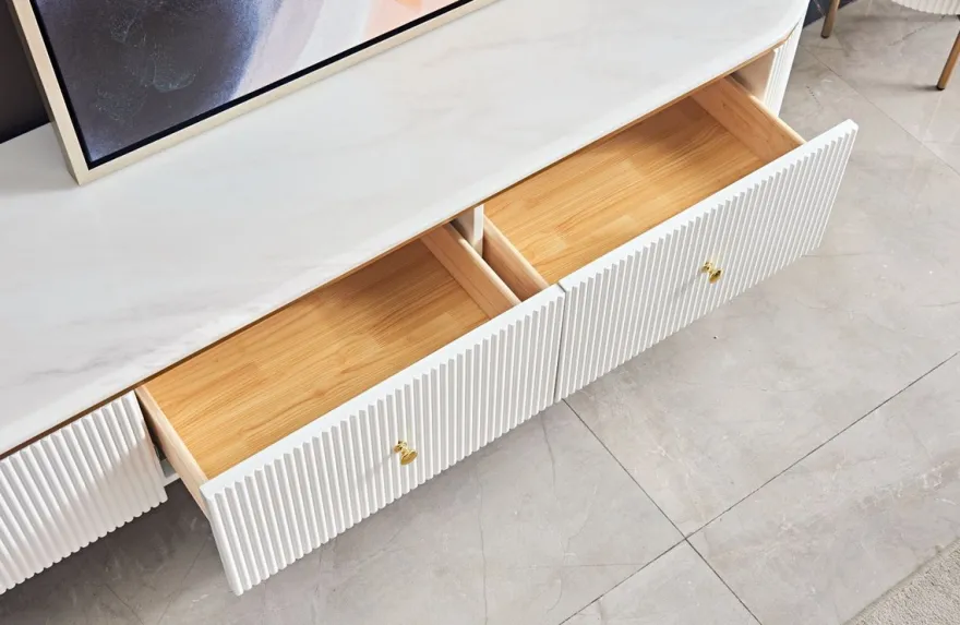 Casa Padrino Luxus TV Schrank Weiß / Messingfarben / Gold 200 x 40 x H. 42 cm - Modernes Wohnzimmer Sideboard mit 3 Schubladen - Moderne Wohnzimmer TV Möbel