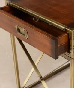 Casa Padrino Luxus Vintage Stil Beistelltisch Braun / Messing 55,5 x 55,5 x H. 72 cm - Quadratischer Nachttisch mit Schublade - Wohnzimmer Möbel - Schlafzimmer Möbel - Luxus Vintage Stil Möbel