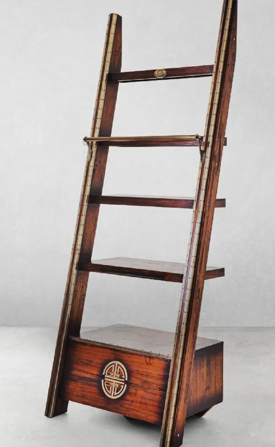 Casa Padrino Luxus Vintage Stil Regalschrank Dunkelbraun / Messing 94 x 60 x H. 240 cm - Massivholz Bücherschrank - Wohnzimmer Schrank - Büro Schrank - Büro Möbel - Luxus Vintage Stil Möbel