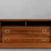 Casa Padrino Luxus Vintage Stil TV Schrank Braun / Messing 204 x 52 x H. 54,5 cm - Vintage Stil Sideboard mit 2 Türen und 2 Schubladen - Vintage Stil Wohnzimmer Möbel - Luxus Wohnzimmer Möbel