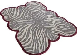Casa Padrino Luxus Viskose Teppich mit Zebra Design Grau / Creme / Rot 160 x 230 cm - Wohnzimmer Teppich - Moderner Schlafzimmer Teppich - Luxus Interior - Luxus Qualität