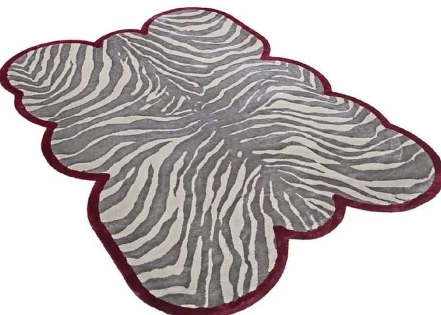 Casa Padrino Luxus Viskose Teppich mit Zebra Design Grau / Creme / Rot 160 x 230 cm - Wohnzimmer Teppich - Moderner Schlafzimmer Teppich - Luxus Interior - Luxus Qualität