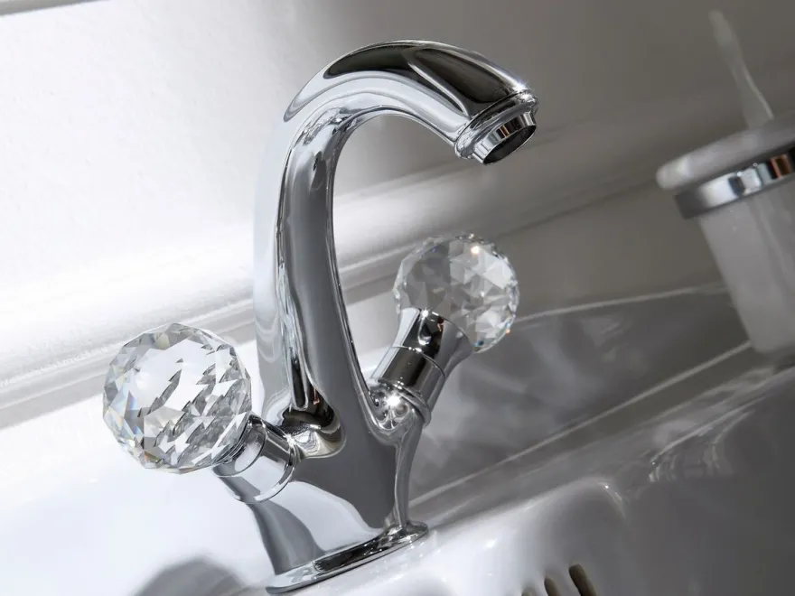 Casa Padrino Luxus Waschtischarmatur mit Swarovski Kristallglas Silber 13,5 x 16,5 cm