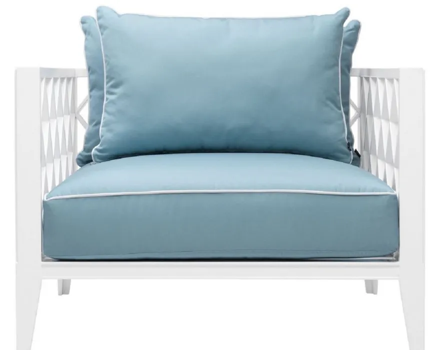 Casa Padrino Luxus Wohnzimmer Sessel mit Kissen Weiß / Hellblau 96,5 x 93,5 x H. 68,5 cm - Wohnzimmer Möbel