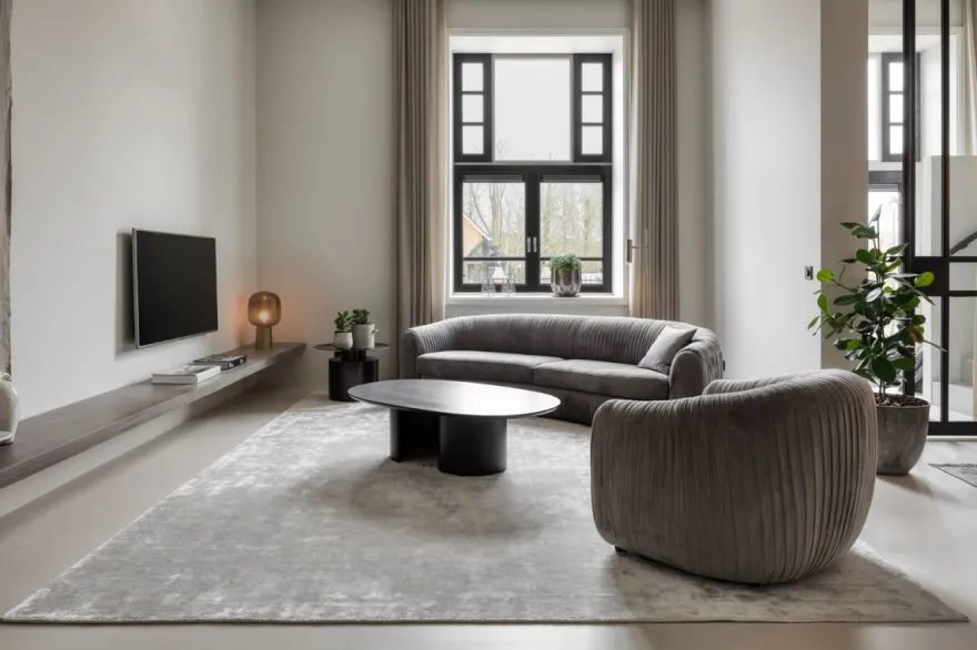 Casa Padrino Luxus Wohnzimmer Teppich Silber-Beige 300 x 400 cm - Rechteckiger Viskose Teppich - Luxus Qualität - Wohnzimmer Deko Accessoires
