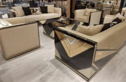 Casa Padrino Luxus Wohnzimmer Set Gold / Schwarz - 2 Luxus Sofas & 2 Luxus Sessel & 1 Luxus Couchtisch - Wohnzimmer Möbel - Luxus Möbel - Luxus Einrichtung - Wohnzimmer Einrichtung