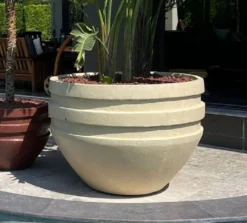 Casa Padrino Luxus XXL Garten Deko Beton Blumentopf Gelb Ø 120 x H. 90 cm