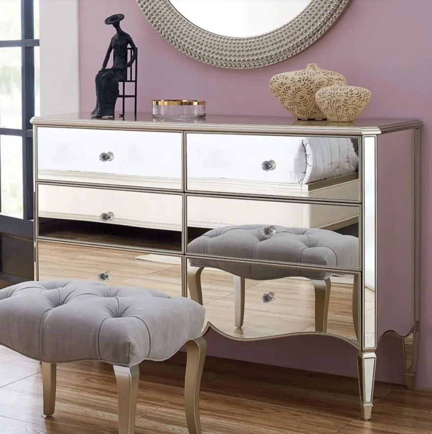 Casa Padrino Neoklassik Kommode Silber 141 x 48,5 x H. 95 cm - Verspiegelte Massivholz Kommode mit 6 Schubladen - Möbel im Neoklassischem Stil