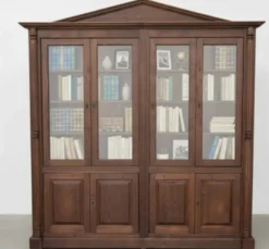 Casa Padrino Vitrine im Landhausstil mit 4 Glastüren, 230 x 38 x 215 cm