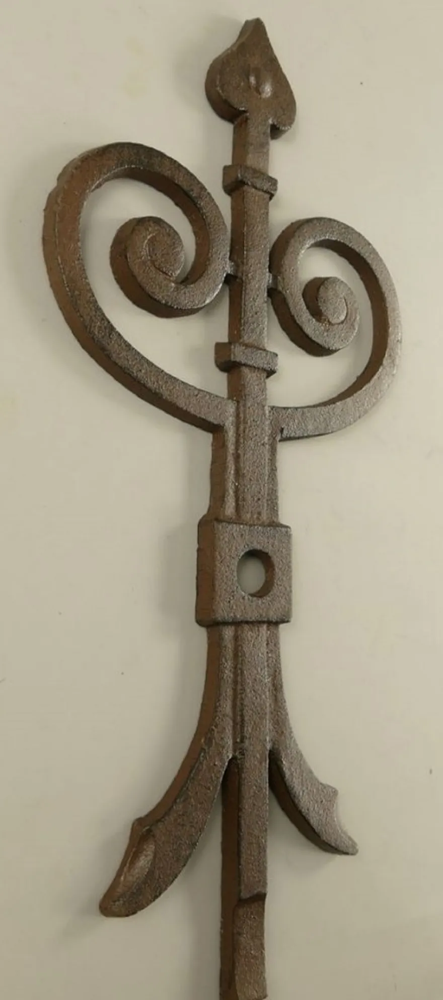 Casa Padrino Wanddeko Anker Rustikal Braun 23 x 1,5 x H. 50 cm - Nostalgischer Metall Anker - Wohnzimmer Deko - Garten Deko - Terrassen Deko - Deko Accessoires