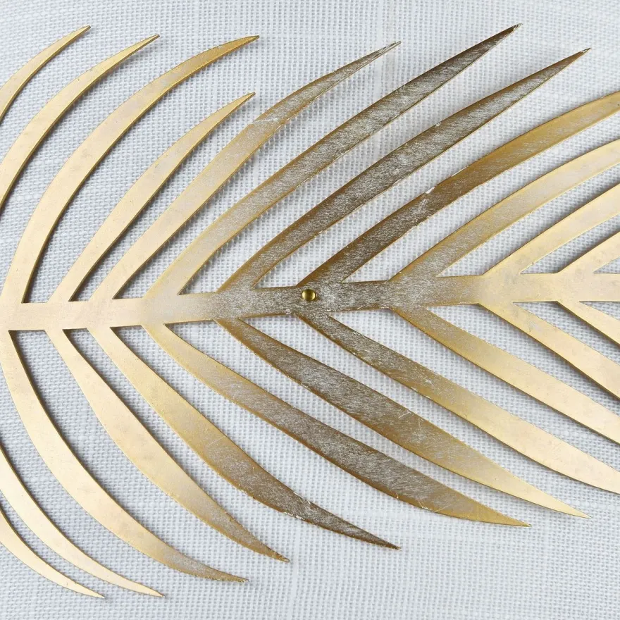 Casa Padrino Wandleuchte Farnblatt Design Gold / Weiß 24 x 12 x H. 19 cm - Luxuriöse Wandlampe