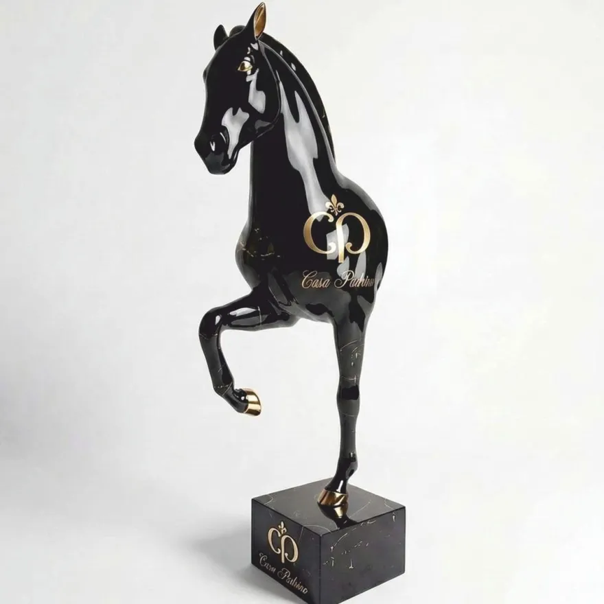 Casa Padrino XXL Deko Skulptur Pferd auf Sockel Schwarz / Gold H. 255 cm - XXL Deko Figur CPB