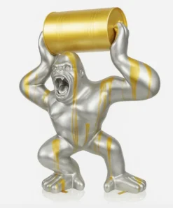 Casa Padrino XXL Deko Skulptur Gorilla mit Fass Silber / Gold H. 240 cm - Garten Figur