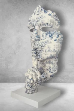 Casa Padrino XXL Deko Skulptur Creme / Blau / Grau H. 180 cm