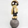 Casa Padrino XXL Deko Skulptur Astronaut mit Stern auf Planeten Gold / Schwarz / Grau H. 154 cm