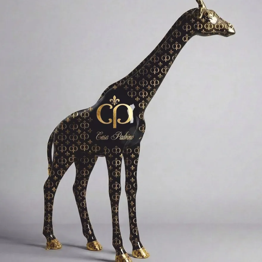 Casa Padrino XXL Deko Skulptur Giraffe Schwarz / Gold H. 320 cm - Riesige Garten Deko Figur CPB