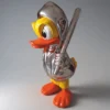 Casa Padrino XXL Deko Skulptur Ente Silber / Gelb / Orange H. 165 cm - Deko Figur