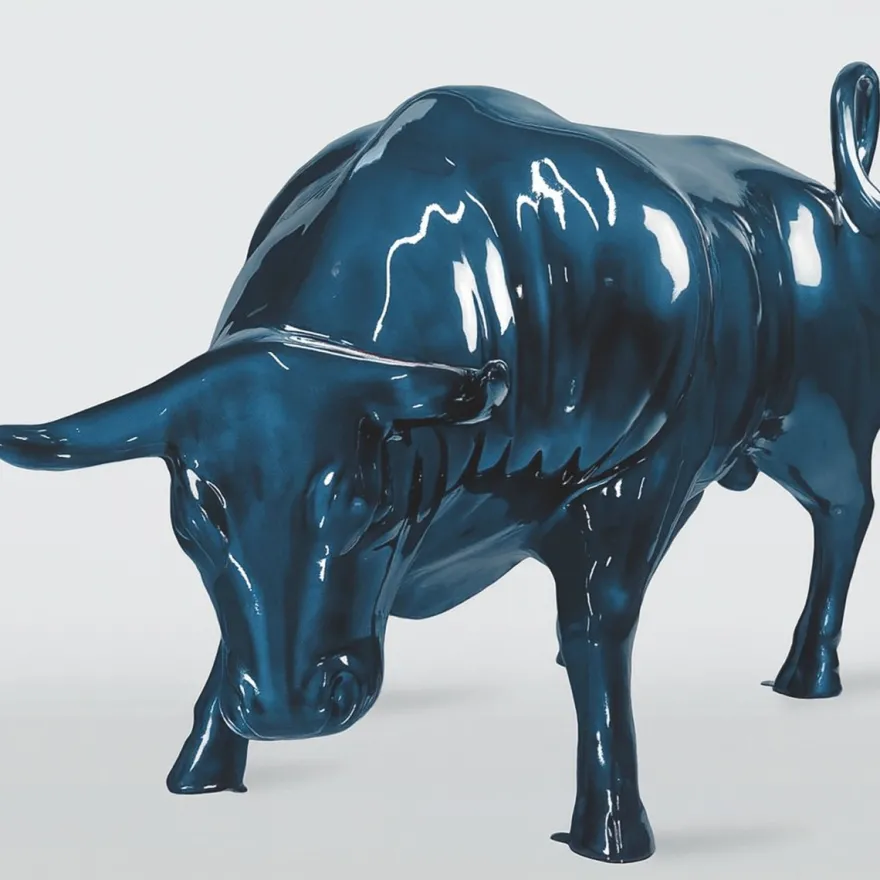 Casa Padrino XXL Deko Skulptur Stier Metallic Blau 235 cm - Garten Figur
