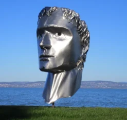 Casa Padrino XXL Edelstahl Garten Deko Skulptur Kopf Silber H. 213 cm