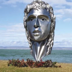 Casa Padrino XXL Garten Deko Edelstahl Skulptur Frauenkopf Silber H. 215 cm