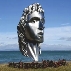 Casa Padrino XXL Garten Deko Edelstahl Skulptur Frauenkopf Silber H. 215 cm