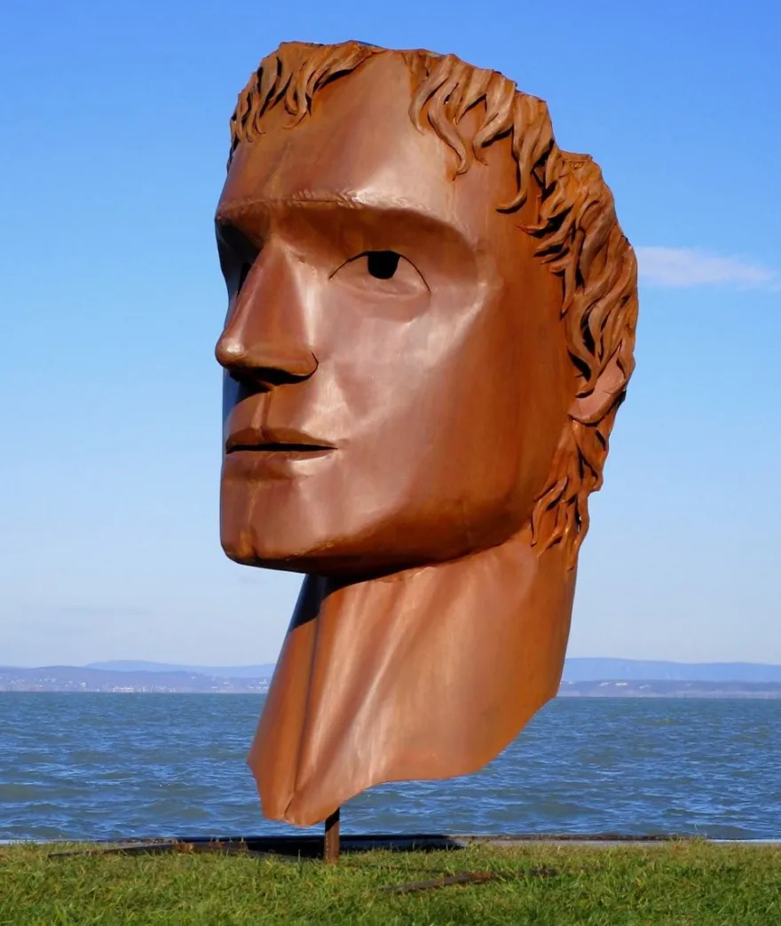 Casa Padrino XXL Stahl Garten Deko Skulptur Kopf Rost H. 213 cm