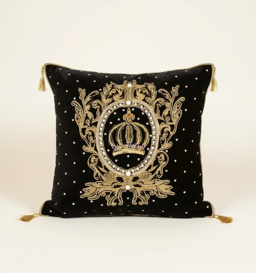 Harald Glööckler Luxus Barock Deko Kissen Pompöös by Casa Padrino Schwarz / Gold Krone aufwendig verziert mit Pailletten und Glitzersteinen