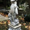 Massive schwere Anik Stil Skulptur / Statue Mädchen mit Delfin mit Sockel Antikgrau von Casa Padrino - Steinfigur Barock Gartenskulptur - sehr schwer -