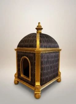 Pompöös by Casa Padrino Barock Katzenhaus Lila / Gold - Pompööser Katzen Tempel designed by Harald Glööckler - Pompööse Tiermöbel im Barockstil