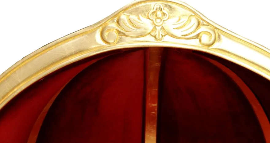 Pompöös by Casa Padrino Luxus Ballon Barock Sessel Bordeaux / Schwarz / Gold mit glitzernder Krone - Pompööser Barock Sessel designed by Harald Glööckler