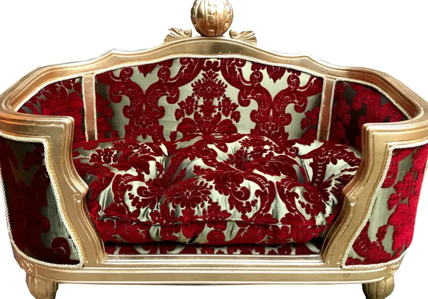 Pompöös by Casa Padrino Luxus Barock Hunde & Katzenbett Deluxe Bordeaux Bouquet Muster / Gold von Harald Glööckler