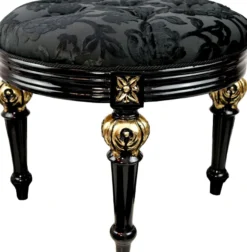 Pompöös by Casa Padrino Luxus Barock Sitzhocker Schwarz Rund Muster / Gold - Pompööser Barock Hocker designed by Harald Glööckler
