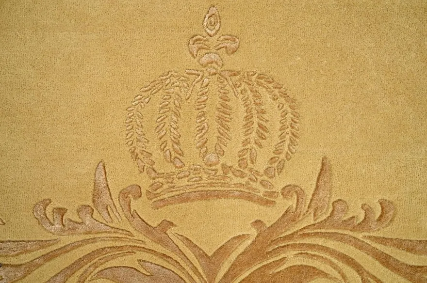 Pompöös by Casa Padrino Luxus Barock Teppich Krone von Harald Glööckler Gold - Verschiedene Größen