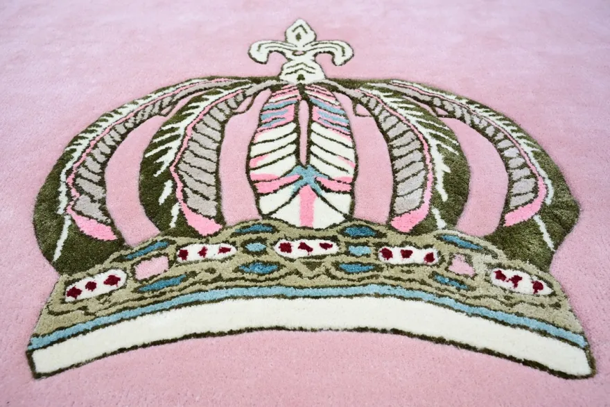 Pompöös by Casa Padrino Luxus Barock Teppich Krone von Harald Glööckler Rosa - Verschiedene Größen