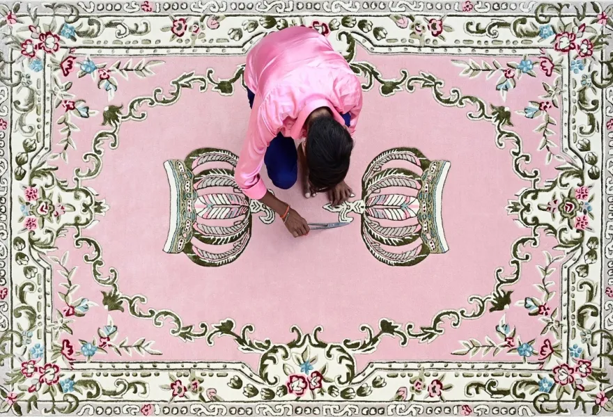 Pompöös by Casa Padrino Luxus Barock Teppich Krone von Harald Glööckler Rosa 200 x 300 cm